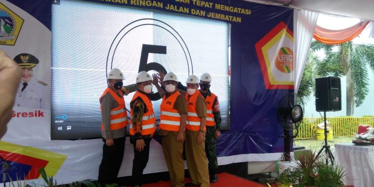 Masyarakat Bisa Laporkan Jalan Rusak Lewat Aplikasi Apalan Milik Pemkab Gresik