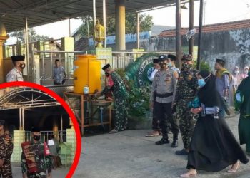 Banser NU, TNI-Polri dan Pecalang Masyarakat Adat Hindu kompak jaga salat Ied di Probolinggo