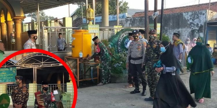 Banser NU, TNI-Polri dan Pecalang Masyarakat Adat Hindu kompak jaga salat Ied di Probolinggo