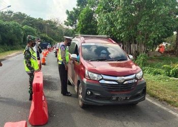 Banyak travel gelap coba lewati pos sekat mudik, 84 ditindak