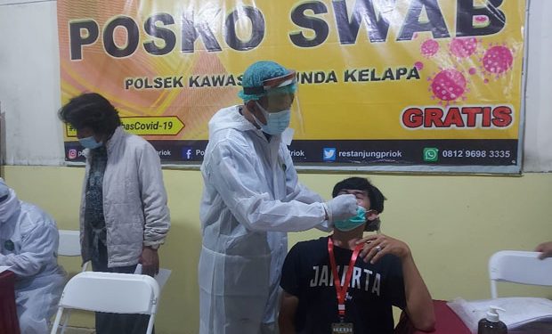 Puluhan Pemudik Muara Angke Jalani Swab Antigen, Hasilnya Non Reaktif