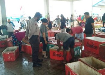 Cegah Terjadinya Gangguan Kamtibmas, Polisi Pantau Aktivitas Masyarakat Di PPI Lonrae