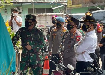 Kapolri dan Panglima TNI Sidak Pos PPKM di Tiga Lokasi DKI