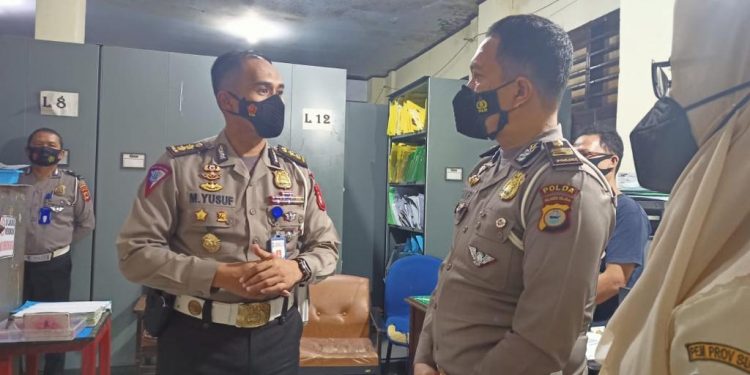 Kasubdit Regident Ditlantas Polda Sulsel Sidak Kantor Samsat Gowa