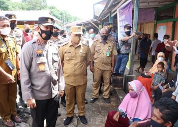 Percepat Vaksinasi COVID-19, Kapolda Kepri Pantau Langsung Pelaksanaan Nasi Kapau