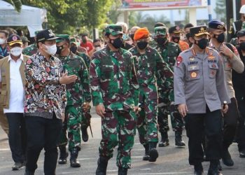 TNI-Polri Pertebal Posko PPKM Skala Mikro di Pekalongan