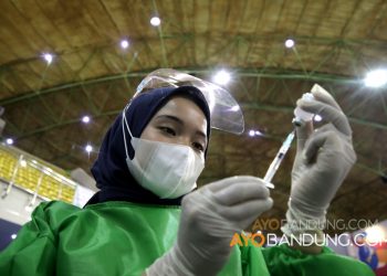 Pemerintah Bakal Bagi Obat Terapi Covid-19 dan Beras Gratis, Vaksinasi Pun Sampai Daerah Terpencil
