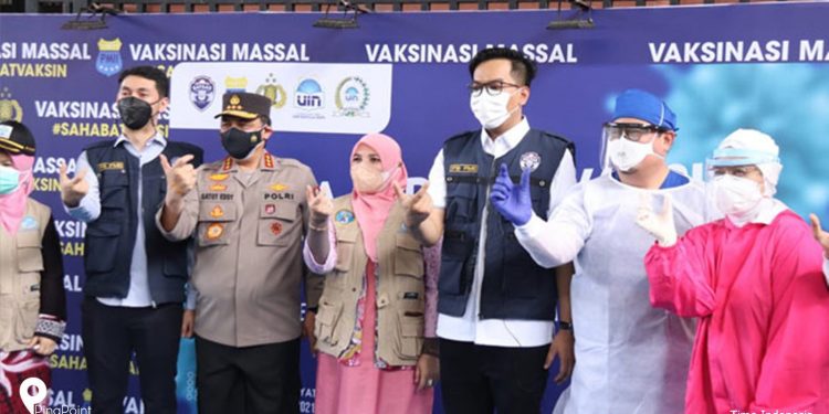 Mabes Polri dan PB PMII  , Laksanakan Vaksinasi Massal di UIN
