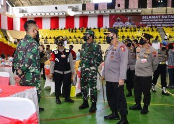 Tinjau Vaksinasi Merdeka Candi, Kapolri: Momentum HUT RI Jadi Upaya Percepat Vaksinasi