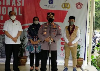 Kapolri Listiyo Sigit Prabowo Pantau Pelaksanaan Vaksinasi di IPB Dramaga