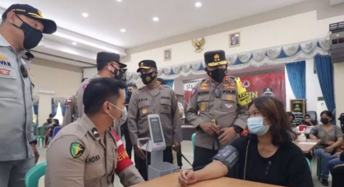 Kakorlantas Polri tinjau gerai vaksinasi pengemudi di Batam