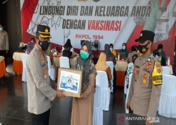 Akpol 1994 gelar serbuan vaksinasi dan bansos peduli