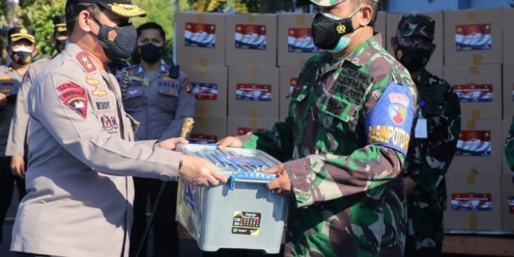 Alumni Akabri 1991 di Sulsel Bagikan Paket Sembako Untuk Masyarakat