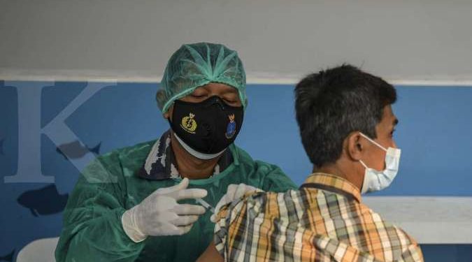 Percepat capaian vaksinasi Covid-19, anggota TNI-Polri & BIN dilatih jadi vaksinator