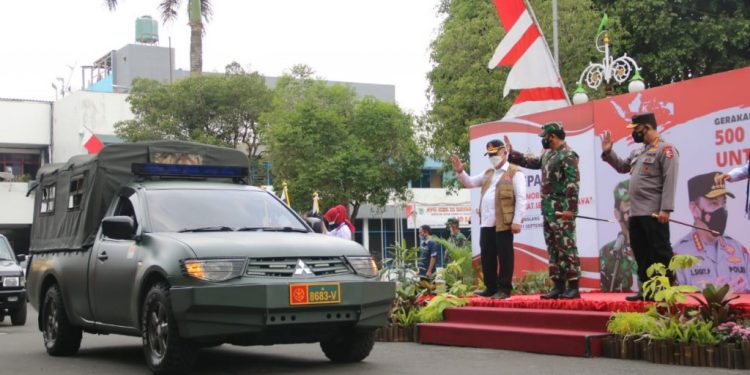 Panglima TNI dan Kapolri Launching Gerakan Mobil Masker di Malang Raya