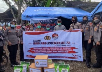 Menyambut Hari Jadi Polwan Ke 73 Tahun, Polwan Polres Polman Gelar Bakti Sosial