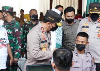 Polisi Siapkan 320 Ribu Dosis Vaksin untuk Pesantren & Rumah Ibadah di Jateng