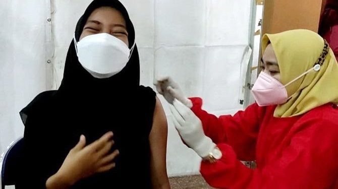 Gandeng Mahasiswa UMK, Polisi Gelar Vaksinasi Massal