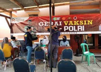 Gerai Vaksinasi TNI-POLRI Sukses Digelar Polsek Anyer, Kapolsek: Ayo Vaksin!
