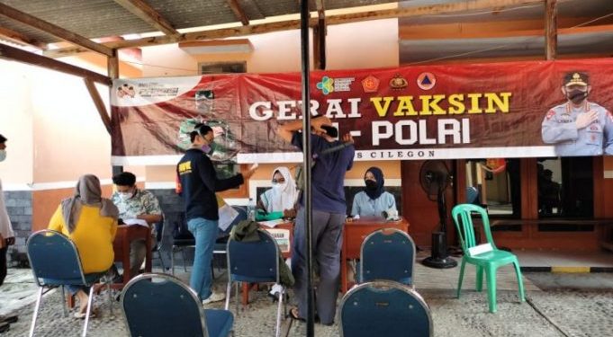 Gerai Vaksinasi TNI-POLRI Sukses Digelar Polsek Anyer, Kapolsek: Ayo Vaksin!