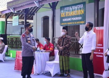 Presiden Jokowi Pantau Vaksinasi Merdeka di Rumah Ibadah dan Ponpes Serentak dari Ponorogo