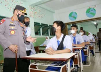 Tinjau Serbuan Vaksin di Kalbar, Kapolri Tekankan Penguatan Prokes dan Percepatan Vaksinasi