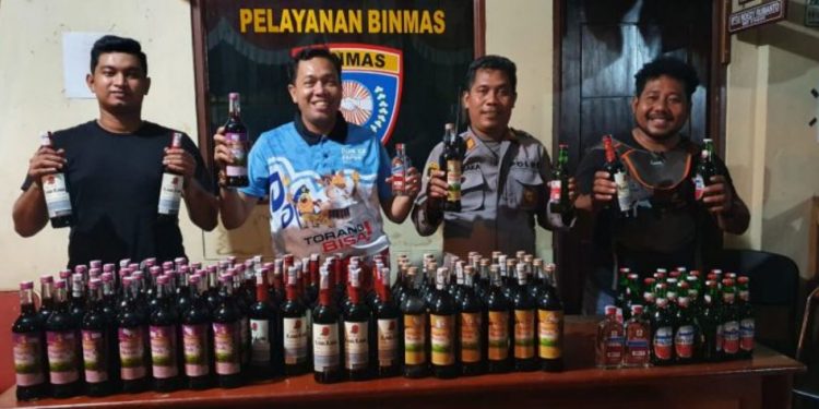 Larangan Jual Miras Selama PON XX Papua, Polisi Berhasil Amankan Puluhan Miras di Pasar Lama