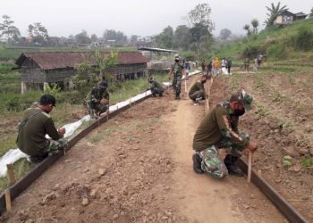 Kodam Brawijaya Jawab Keluhan Masyarakat di Daerah Terisolir Melalui TMMD 112