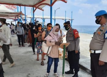 Kapolsek Kep Seribu Utara Pimpin Langsung Giat Pengawasan ProKes di 4 Dermaga Kedatangan
