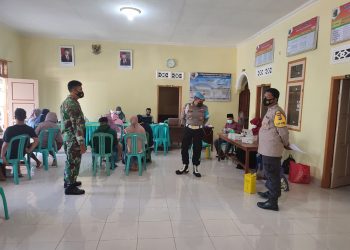 Percepatan Vaksinasi, Bhabinkamtibmas Dampingi Warga Binaan Di Gerai Vaksin