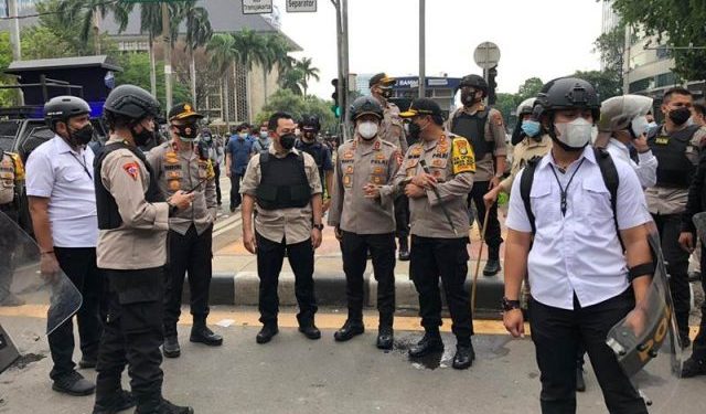 Buruh Demo di Surabaya, Personel TNI/Polri Diterjunkan