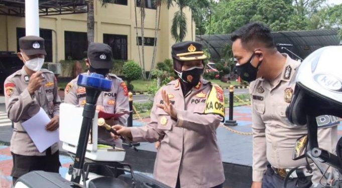 Pelayanan Prima, Kapolres Subang Cek Kendaraan Dinas Dalam Rangka Persiapan Pengamanan Pilkades Serentak