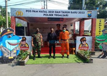 Babinsa Kelurahan Kedungdoro Bersinergi Lakukan Pengamanan Nataru