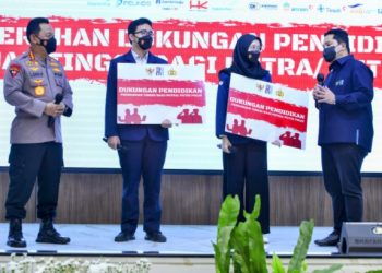 Kapolri Bicara Wujudkan SDM Unggul di Acara Bantuan Pendidikan Putra-Putri Polri