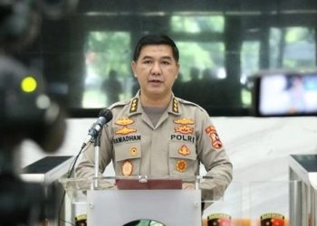 Polri Anugrahkan Bintang Bhayangkara Pratama ke 74 Sosok Terpilih