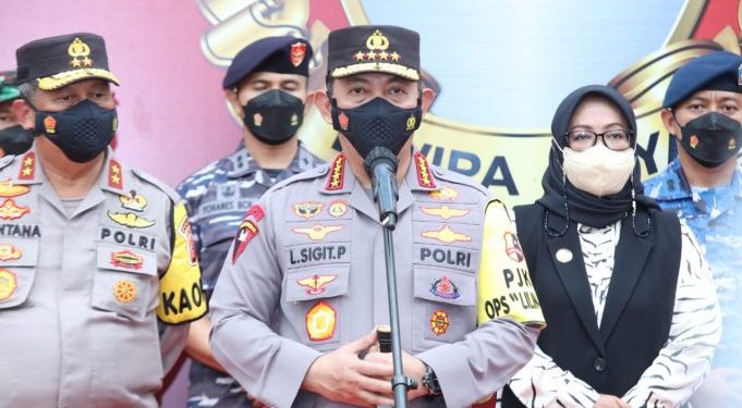 Tinjau Bakti Negeri Akabri 2001, Kapolri Tekankan Vaksinasi Hingga Waspadai Pintu Masuk Negara