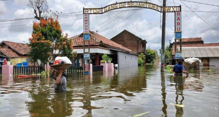 Banjir Kudus 1.233 Warga Mengungsi dan 5 Orang Meninggal