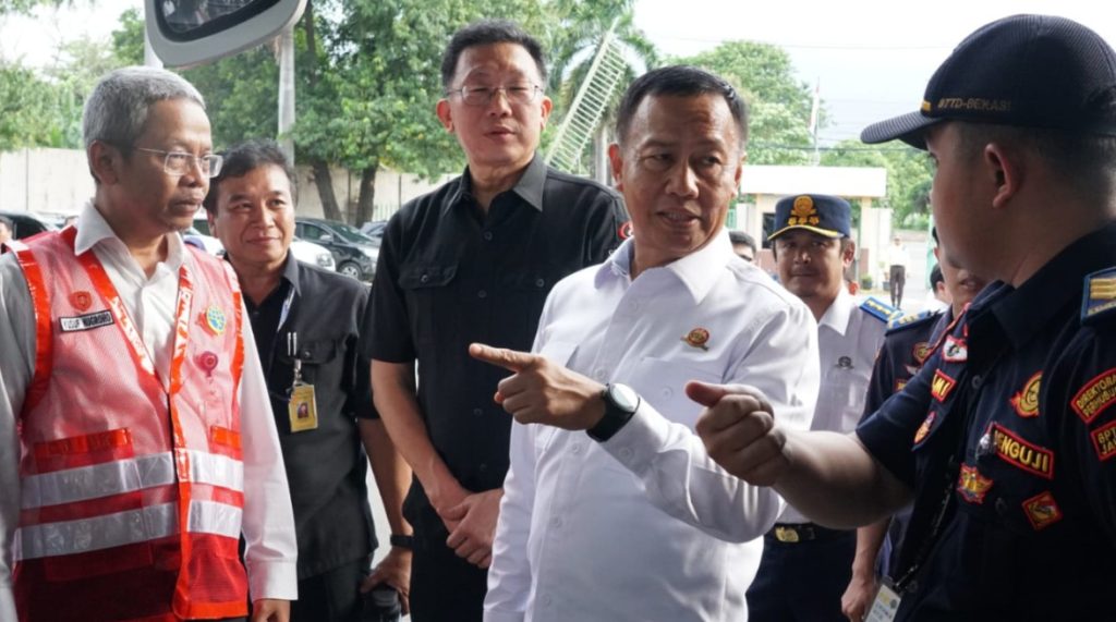 Kegiatan Kunjungan Kerja Dirjen Hubdat dalam rangka persiapan Angkutan Natal 2025 dan Tahun Baru 2026 di PO. Bus Sinar Jaya pada hari Senin, 10 November 2025 1