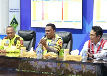 Kakorlantas Polri Irjen Pol. Agus Suryonugroho meninjau Pos Terpadu KM 57