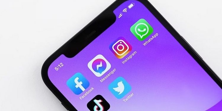 Pemkot Bandung Kembangkan Aplikasi Lapor untuk Respons Keluhan Warga di Medsos 